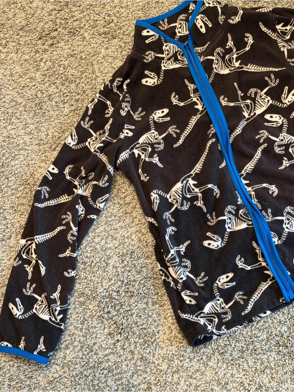 OshKosh B’gosh Boys Size 10 Dinosaur Skeleton Fleece Zip Jacket Black Blue